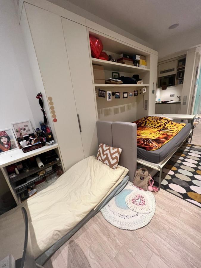 Sharing Studio Apartment With Me München Eksteriør bilde